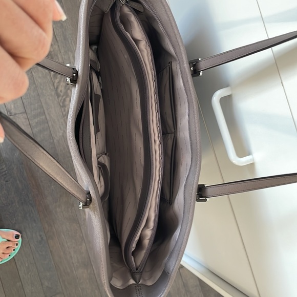 MICHAEL KORS Jet Set Travel Large macbook Saffiano Leather tote in taupe color - Picture 3 of 7